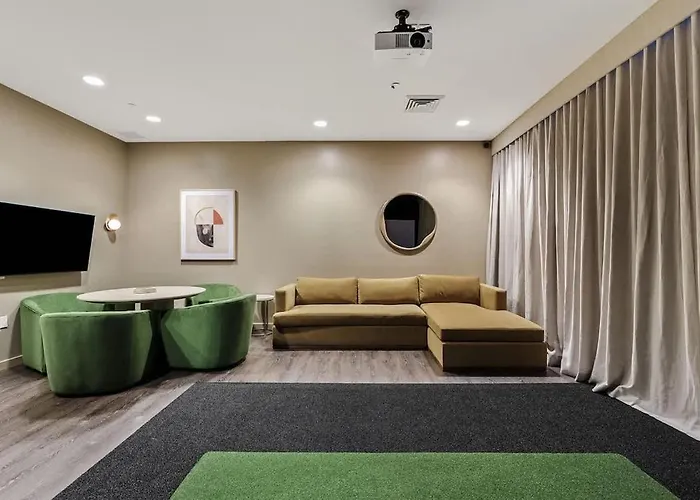 Apartment Cozy Highrise 23th Flr,gym,parking,pool,w-d,golf *