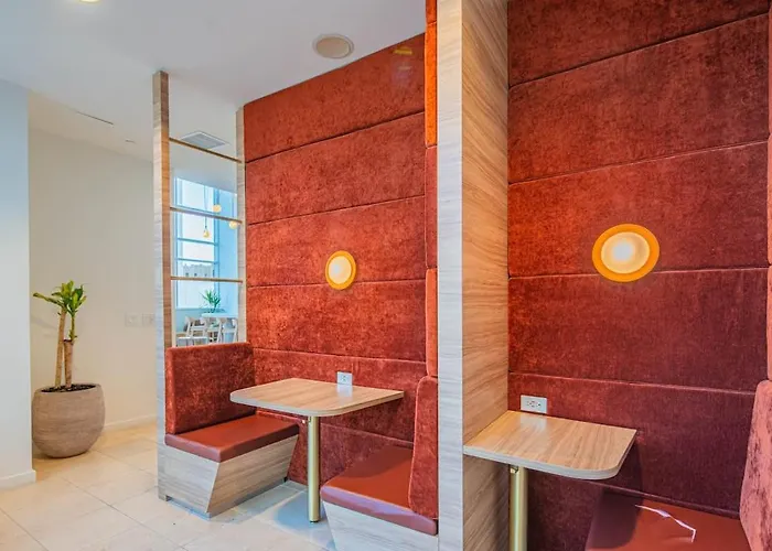 Cozy Highrise 23th Flr,gym,parking,pool,w-d,golf *