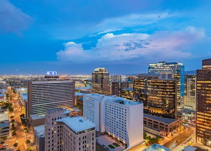 Cozy Highrise 23th Flr,gym,parking,pool,w-d,golf *
