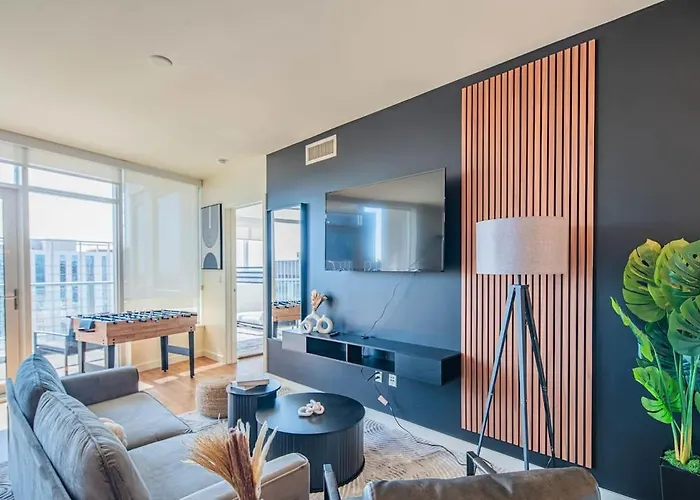 Cozy Highrise 23th Flr,gym,parking,pool,w-d,golf