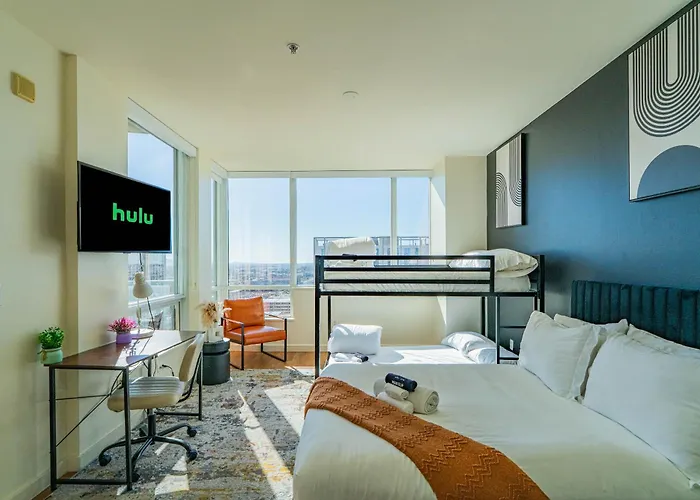 Cozy Highrise 23th Flr,gym,parking,pool,w-d,golf Apartment